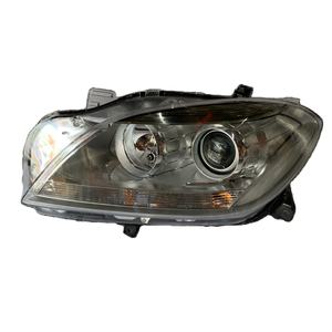 Faros delanteros originales de <span class=keywords><strong>segunda</strong></span> <span class=keywords><strong>mano</strong></span> de alta calidad adecuados para faros halógenos <span class=keywords><strong>Mercedes</strong></span> Benz ML grado W166 2012-2015 - Product Image 1