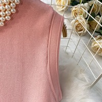 Robe Midi Chic Tricotée Rose Perle Col Rond Sans Manches Coupe A-Line Ourlet Contrastant Élégante pour Femme – Collection Printemps-Été 2026 (Vente en Gros)