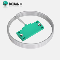 Capteur de proximité capacitif CBN5-F46-E2 PNP NO 10-30VDC, portée de détection 5 mm, détection de particules plastiques