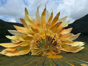 Toile de fond de mariage décor grande fleur <span class=keywords><strong>en</strong></span> papier ensemble tissu <span class=keywords><strong>organza</strong></span> artificiel fleurs géantes pour vitrine - Product Image 2