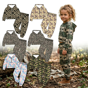 Ensemble 2 pièces pour enfants : sweat à capuche camouflage et pantalon de jogging décontracté à manches longues - Product Image 1