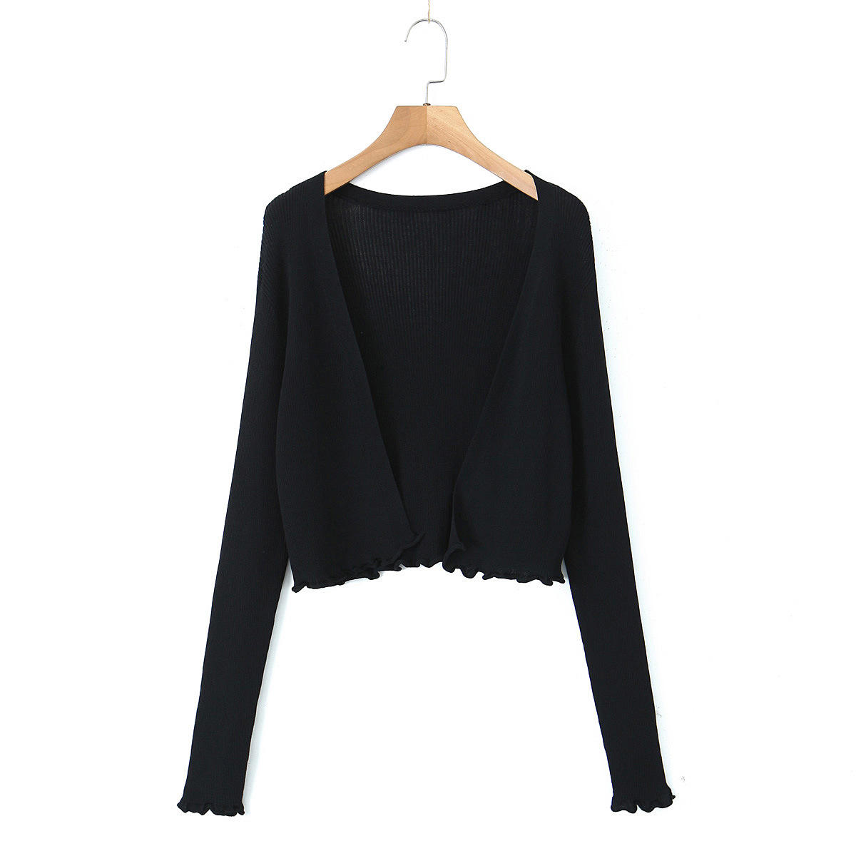 เสื้อคาร์ดิแกนสีดำ