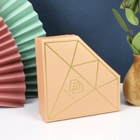 Boîte cadeau en papier rigide irrégulière avec couvercle et base, impression à chaud, boîte couleur pour l'emballage de produits cosmétiques haut de gamme