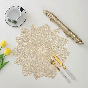 Napperons modernes en PVC à motifs floraux estampés or, antidérapants, résistants à la chaleur, épaisseur 1 mm, réutilisables, pour table longue, pour la salle à manger occidentale - Product Image 2