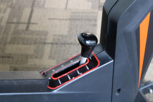 <span class=keywords><strong>Bicicleta</strong></span> <span class=keywords><strong>de</strong></span> spinning magnética comercial |   Poste <span class=keywords><strong>de</strong></span> Ajuste <span class=keywords><strong>de</strong></span> Aluminio |   Volante <span class=keywords><strong>de</strong></span> Inercia <span class=keywords><strong>de</strong></span> 13 kg |   Resistencia <span class=keywords><strong>de</strong></span> 4 Niveles |   Uso en el Gimnasio - Product Image 4