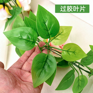 ดอกกุหลาบประดิษฐ์แบบไหม ติดทนนาน เหมาะสำหรับตกแต่งระเบียงและเพดาน - Product Image 2
