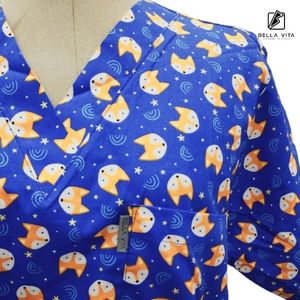 Thú Y Chà Hàng Đầu Hoàng Gia Màu Xanh Kỹ Thuật Trang Phục Một Màn Hình In Orange Fox Mẫu Thiết Kế Bởi Thương Hiệu Bella Vita Từ Thái Lan - Product Image 3