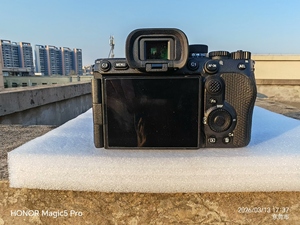 Cámara Sony A7M5 de Alta Gama, 33MP, Grabación de Video 4k, Usada - Product Image 2