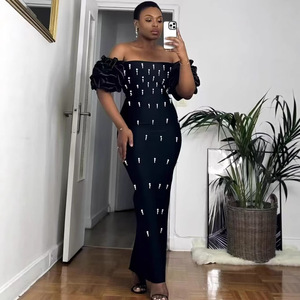 Nuovi Arrivi Autunnali: Abito Lungo <span class=keywords><strong>Elegante</strong></span> <span class=keywords><strong>Nero</strong></span> Casual da Sera con Spalle Scoperte e Volant, Vestibilità Regolare - Product Image 1