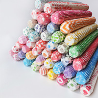 2.5cm * 1.75cm Mini doublures en papier Cupcake résistant aux hautes températures carré résistant à l'huile imprimé emballages de gâteau pour la cuisson de gâteau
