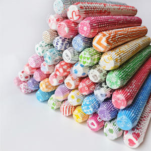 2.5cm * 1.75cm Mini doublures en papier Cupcake résistant aux hautes températures carré résistant à l'huile imprimé emballages de gâteau pour <span class=keywords><strong>la</strong></span> cuisson de gâteau - Product Image 6