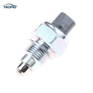 Interrupteur de <span class=keywords><strong>feu</strong></span> de <span class=keywords><strong>recul</strong></span> 84210-52050 pour Toyota Avensis - Product Image 2