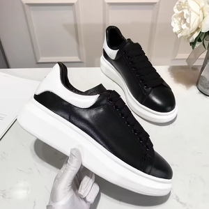 Chaussures décontractées de luxe pour hommes, chaussures de course en plein air à semelle épaisse, chaussures de skateboard, chaussures plates de marche lente, chaussures blanches tendance, baskets - Product Image 1