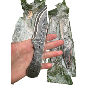 Cuchillo de Caza de Acero Damasco y Cobre Forjado a Mano de la Mejor Calidad, Hoja Fija Tipo Drop Point OEM con 1 Año de Garantía - Product Image 4