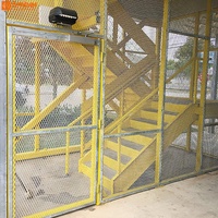 Marches, escaliers et passerelles décoratifs architecturaux sur mesure en métal déployé (aluminium, acier inoxydable) pour rampes