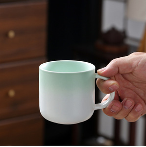 แก้วกาแฟเซรามิกสไตล์มินิมอลวินเทจ สีม่วงหรูหราสำหรับใช้ในออฟฟิศ แก้วน้ำดีไซน์สวยงามขนาด 360 มล. สำหรับดื่มชาช่วงบ่าย - Product Image 4