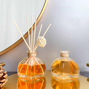 Nouveau Coffret Cadeau d'Aromathérapie 2025 en Gros pour la Décoration Intérieure : Huiles Essentielles Naturelles, Bougie Parfumée et Diffuseur à Bâtonnets - Product Image 3