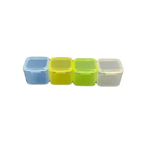 Bán buôn 4 ngăn nhỏ độc đáo nhựa Pill hộp xách tay Pill Cutter lưu trữ trường hợp