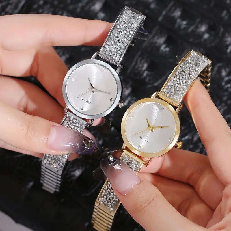 Nouveau design de montre-bracelet en acier inoxydable pour femmes, montre à quartz élégante de luxe en diamant pour femmes, personnalisable