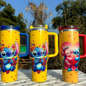 แก้วน้ำสแตนเลสเก็บความร้อนสองชั้น ขนาด 40 ออนซ์ ลายการ์ตูนสติทช์คู่รักจูบกัน วันวาเลนไทน์ 2026 พร้อมกล่องของขวัญ - Product Image 6