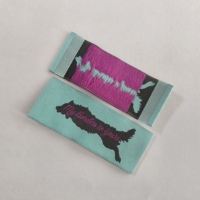 YH-AN-W0030 Vente en gros Étiquettes tissées en tissu pour vêtements, personnalisées avec logo de marque de mode, cousues au col