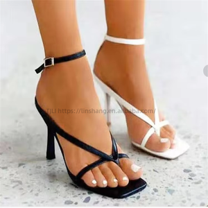 Nouvelles sandales d'été européennes et américaines grande taille à talons hauts carrés et bride fine pour femme - Product Image 3