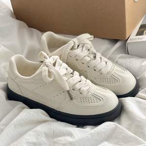 Chaussures respirantes et polyvalentes printemps-été 2026 nouveau style - chaussures de sport décontractées de niche - chaussures rétro - Product Image 1