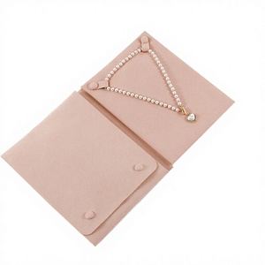 Présentoir à bijoux de luxe Talent Fashion, emballage rectangulaire recyclable et anti-poussière pour colliers, présentoirs à bijoux en velours - Product Image 2