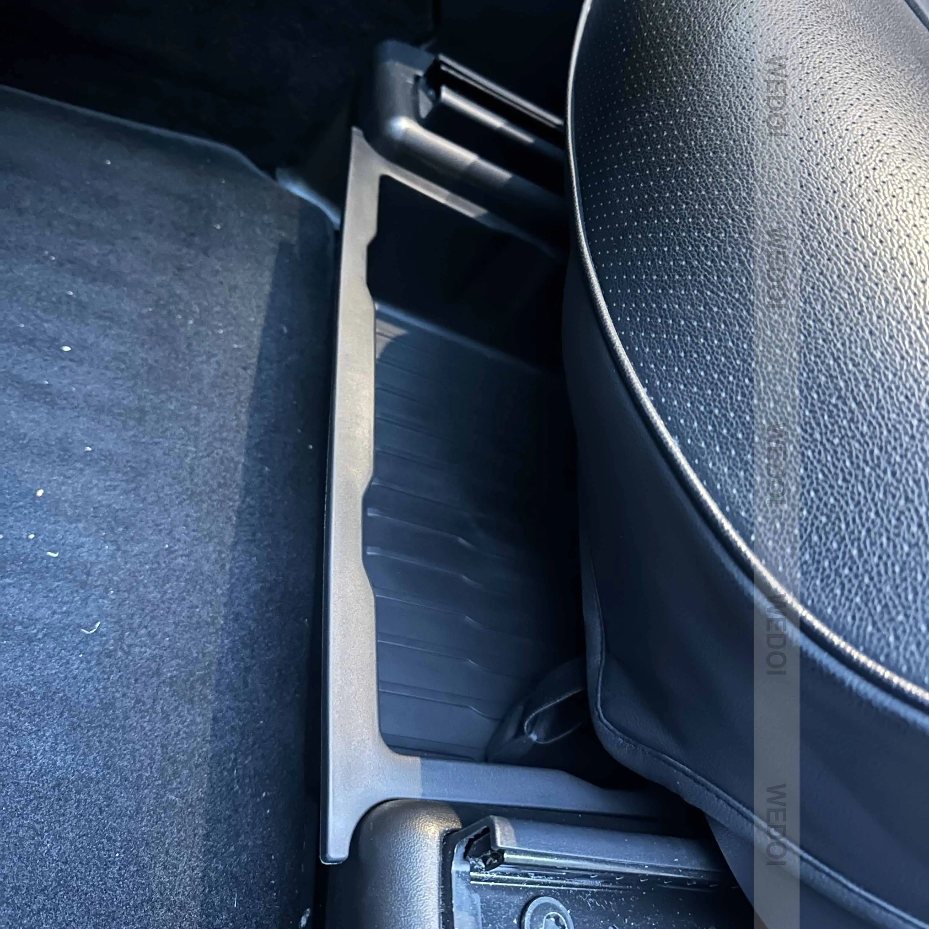 Pour Tesla Model Y 2022 2023 boîte de rangement sous le siège, organisateur support de tiroir TPE accessoires de voiture durables de haute qualité