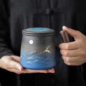 Taza de Té de Cerámica Hecha a Mano de la Montaña Moon Deer, con Infusor y Tapa con Mango de Madera - Product Image 2