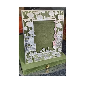 Cadre photo en acier inoxydable plaqué argent, best-seller, pour cadeaux de mariage ou cadeaux de pendaison de crémaillère, disponible à la vente - Product Image 1