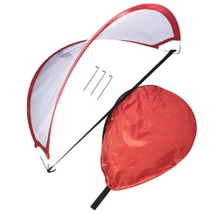 Pour <span class=keywords><strong>Amazon</strong></span> Basics Filets de football pliants intérieurs/extérieurs portables Buts de football pop-up avec sac de transport Équipement d'entraînement pour enfants - Product Image 2