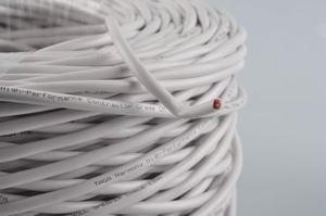 Câble de haut-parleur mural 16 AWG en cuivre multibrins sans oxygène, utilisé pour connecter les haut-parleurs aux amplificateurs. - Product Image 2