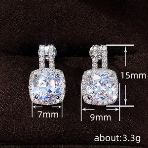 Orecchini a perno quadrati con zirconi rotondi da donna, gioielli minimalisti ed eleganti alla moda - Product Image 3