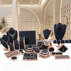 Ensemble de présentoirs à bijoux en gros : plateaux à bagues, supports pour boucles d'oreilles et colliers, présentoirs pour accessoires et bijoux - Product Image 1
