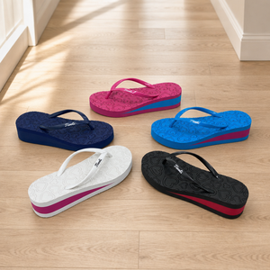 Vente en gros usine Tongs et sandales de plage d'été pour femmes en PVC souple, légères, avec amorti et soutien de la voûte plantaire - Product Image 1