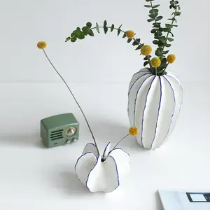 Fabrik Großhandel kreative Kaktus geformte blaue Kante weiße Blumen arrangement Keramik Vase Handwerk