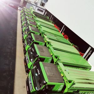 Camión volquete Saic Hongyan 6x4 350HP Euro 2 Camión <span class=keywords><strong>de</strong></span> <span class=keywords><strong>transporte</strong></span> <span class=keywords><strong>de</strong></span> ingeniería Camión volquete personalizado - Product Image 3