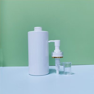 Nieuwe design 250 ml 350 ml <span class=keywords><strong>500</strong></span> ml 750 ml witte <span class=keywords><strong>plastic</strong></span> flessen voor lotion, shampoo en douchegel met gouden pompdispenser - Product Image 4