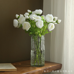 ดอกกุหลาบชาประดิษฐ์สีชมพูขาวจาก Yihua Floral Art ช่อดอกไม้ผ้าไหมสำหรับตกแต่งบ้านและจัดงานแต่งงาน - Product Image 3