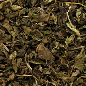 Hojuelas de Hoja de Albahaca Orgánica, Hierba Seca de Grado Alimenticio para Mezclas de Condimento, Empaque a Granel, 24 Meses de Vida Útil, FitTree International - Product Image 1