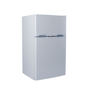 Réfrigérateur compact à portes françaises avec congélateur supérieur et compartiment réfrigérateur inférieur, haute utilisation, disponible en noir ou blanc - Product Image 1