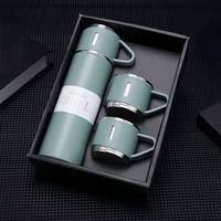 Juego de Caja de Regalo con Logotipo Personalizado al por Mayor, Botella de Agua Aislada al Vacío de Acero Inoxidable con Dos Tazas para Regalos Corporativos