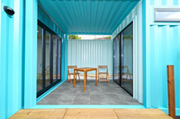 Maison conteneur hôtelière modulaire mobile prête à l'emploi 20HC, design moderne, maison préfabriquée en conteneur maritime pour extérieur