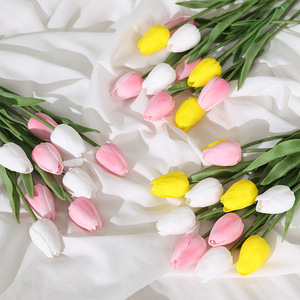 Tulipanes Artificiales Ruilisi Blancos, Amarillos y Rosas de Goma Suave para Decoración de Bodas y Hogar - Product Image 1