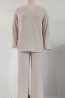 Chandail d'hiver pour filles et femmes 2pcs ensembles de vêtements de maison couleur unie pantalon droit tempérament ample rayure col en V costume tricoté côtelé