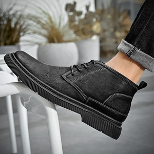 מגפי צ'לסי לגברים מעור אמיתי, בעלי סוליה עבה, שרוכים, בצבע אחיד, עם קצה מחודד, מגפי קרסול גבוהים. - Product Image 4