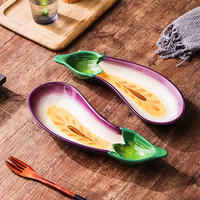 Plat de service décoratif en céramique unique et créatif, peint à la main, en forme d'aubergine violette, 12,4 pouces, pour sushis, en-cas, fruits
