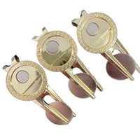 Outil de réparation de divots de golf portable avec clip dorsal robuste et fourche à balle pour la réparation des greens, accessoire de poche facile à transporter