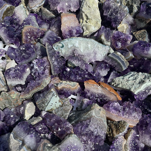 Geoda de Cristal de Amatista Natural al por Mayor, Pequeño Racimo de Amatista de Uruguay - Product Image 1